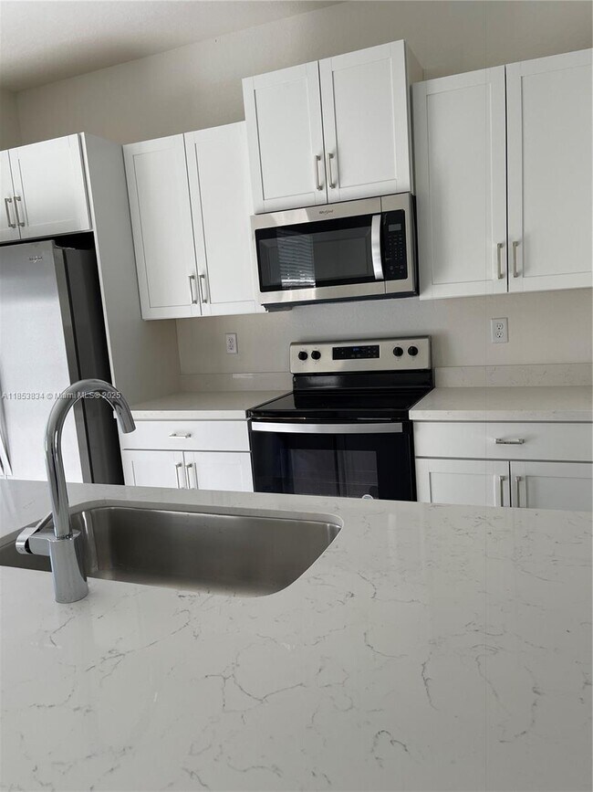 Foto del edificio - 748 SE 17th St