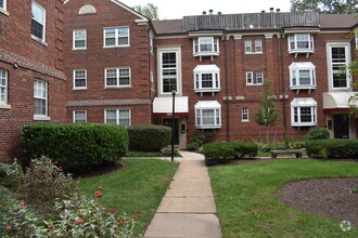 Building Photo - 2107 N Scott St