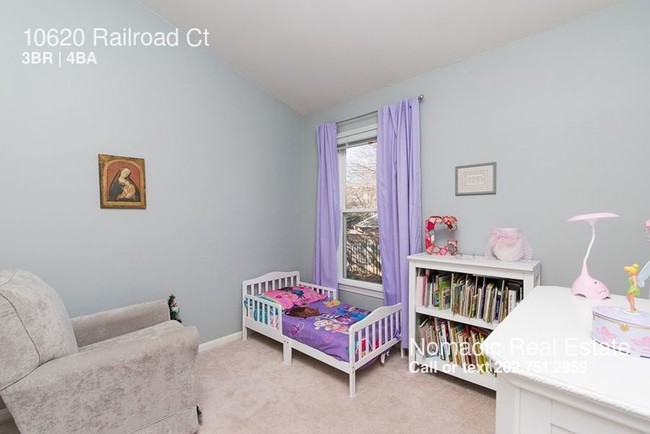 Building Photo - 10620 Railroad Ct