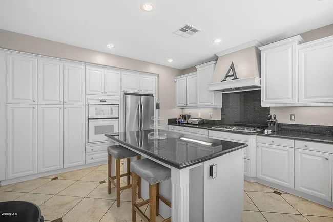 Building Photo - 3720 Avondale Ln