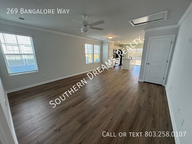 Foto del edificio - 269 Bangalore Wy