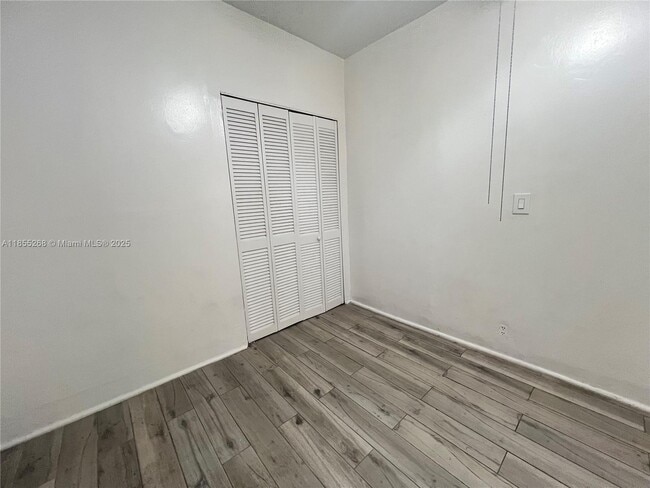 Foto del edificio - 1319 Meridian Ave