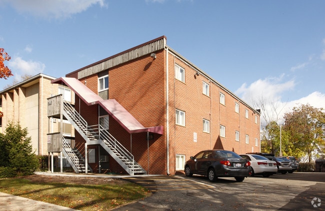 Foto del edificio - 839 Tappan St