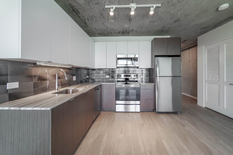 Foto principal - 2113 S Wabash Ave