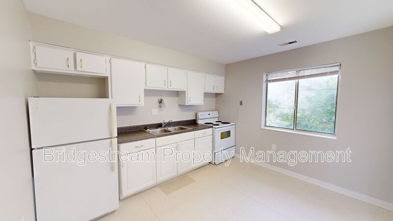 Foto principal - 7837 N Main St