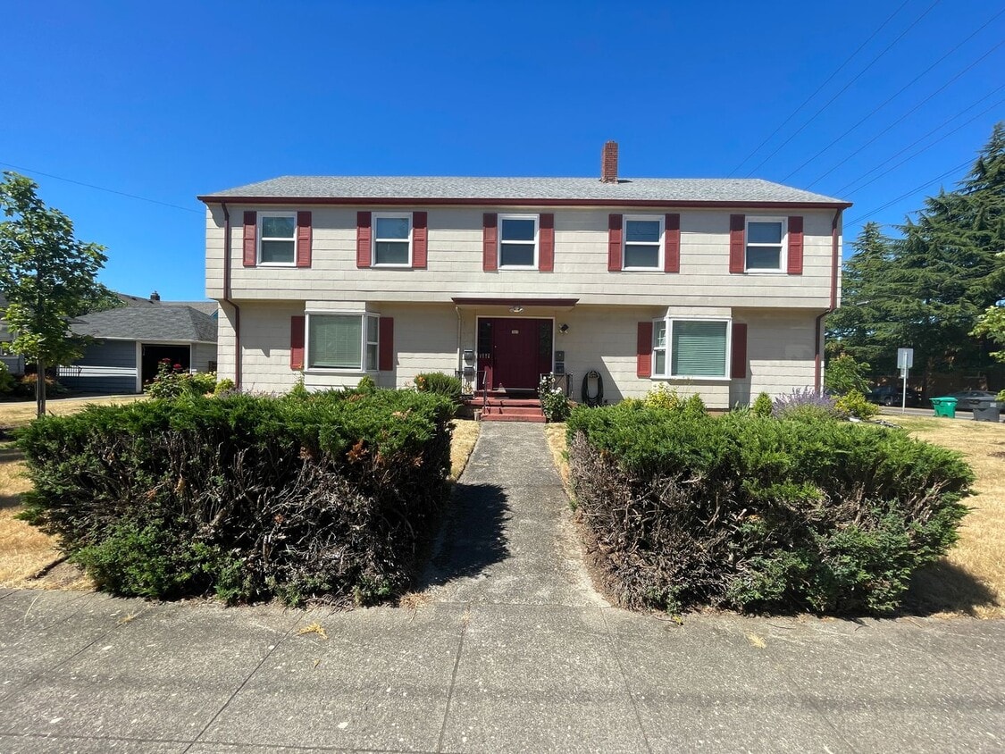 Charming Second Floor 1-Bedroom Close to Peninsula Park! - Charming Second Floor 1-Bedroom Close to Peninsula Park!