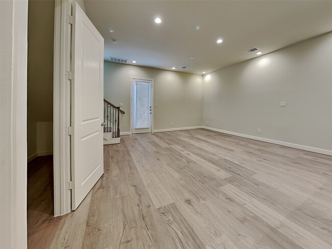 Building Photo - 2609 James Madison Way