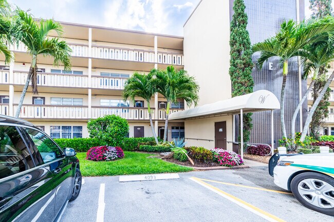 Foto del edificio - 4091 Wolverton E