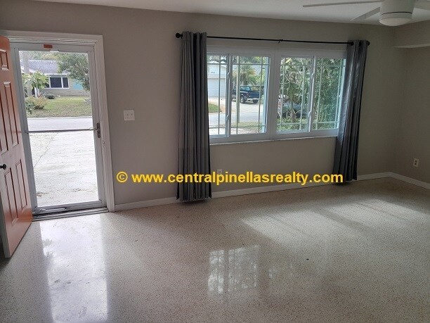 Foto del edificio - 3935-3911 11th Ave N