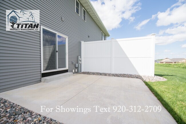 Building Photo - 1088 Faith Ct