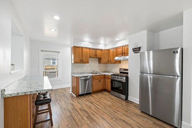 eat in kitchen - 14 Plymouth Ave