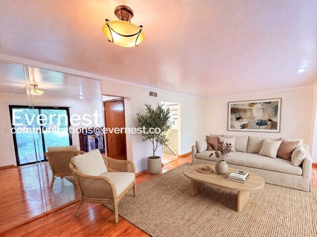 Building Photo - Modern Comfort with Ample Space - 2 Bed, 3 Bath, 1481 SqFt  | Pet Friendly | Available Now!