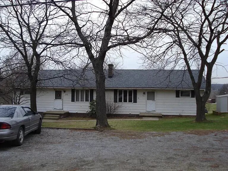 Primary Photo - 566 Cleveland St