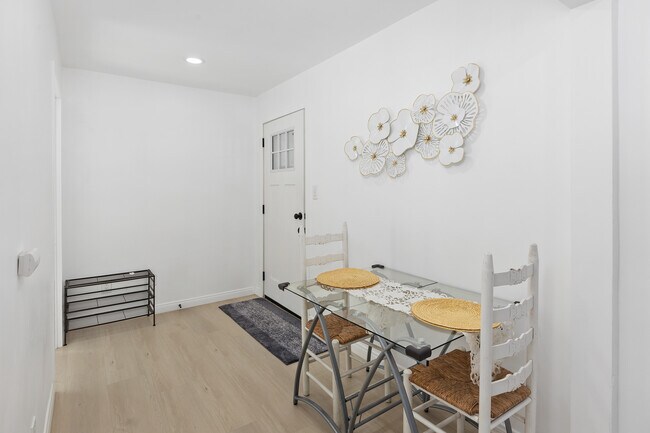 Foto del edificio - 5588 Shasta Ln
