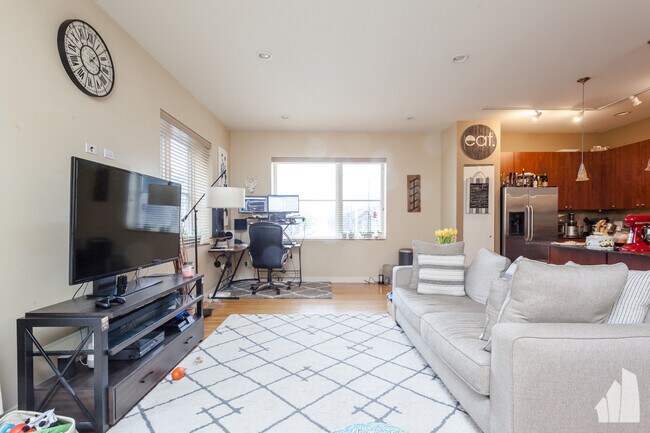 Foto del edificio - 648 W 16th St