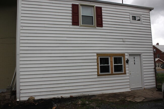 Building Photo - 218 S Main St