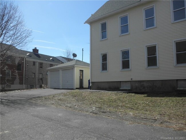 Building Photo - 1455 North Ave