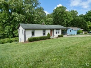 Building Photo - 326 Pearson Dr