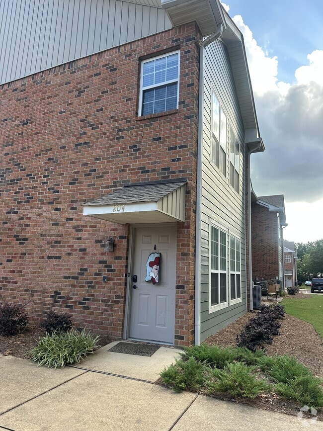 Building Photo - 204 Pr 3097