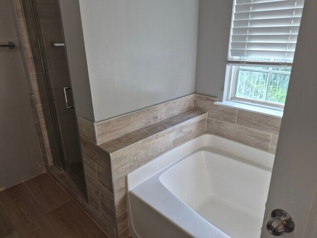 Foto del edificio - 3914 Spearmint Ln NW