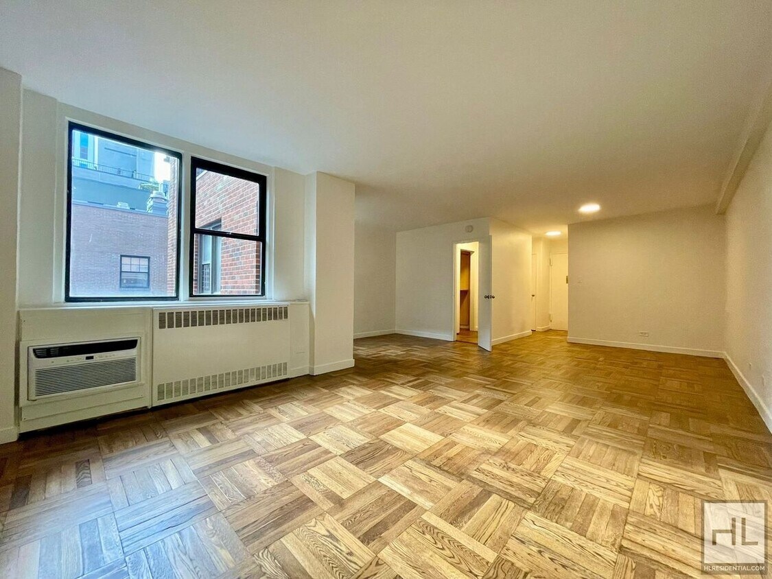 Foto principal - East 79th Street