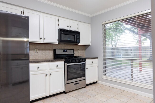 Foto del edificio - 22843 Powell House Ln