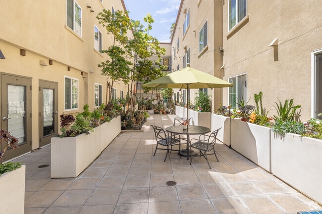 Courtyard - Winnetka Senior Apartments