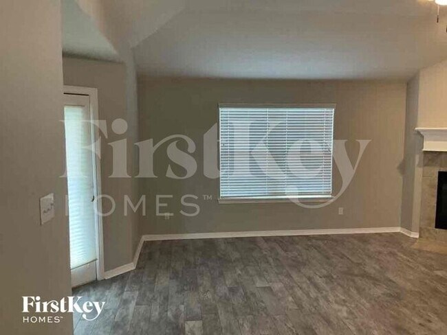Foto del edificio - 107 Cove Pl Ct