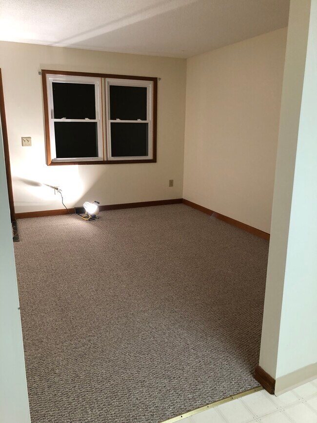 Sala de estar - 99 Shirley Cir