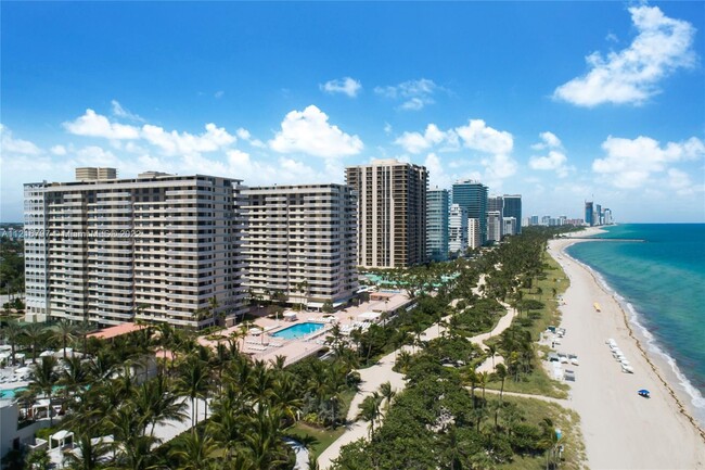 Foto del edificio - 9801  Collins Ave  8N Ocean Views Bal Harb...