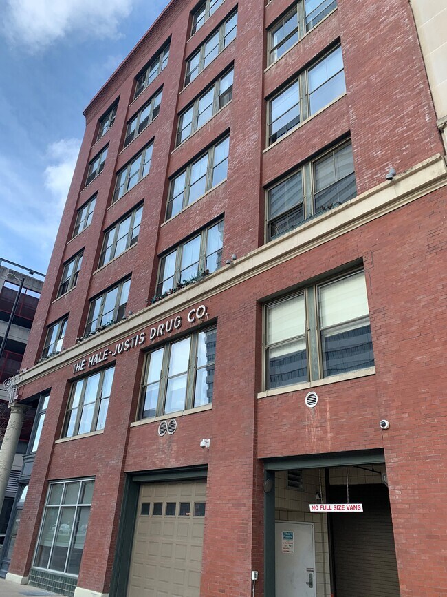 20 E Central Pkwy Unit 41, Cincinnati, OH 45202 20 E Central Pkwy