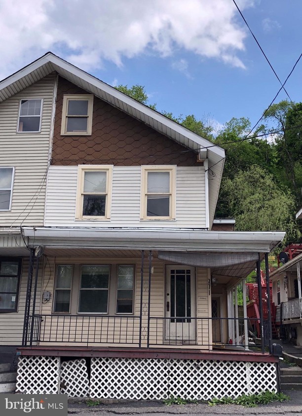 Primary Photo - 3 bedroom in Shenandoah PA 17976