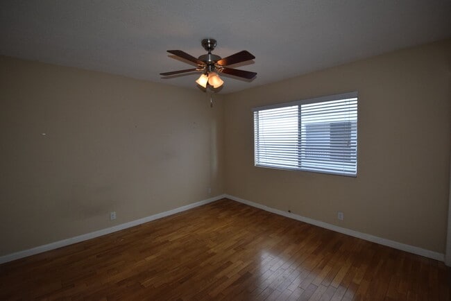Building Photo - 10745 Hortense St