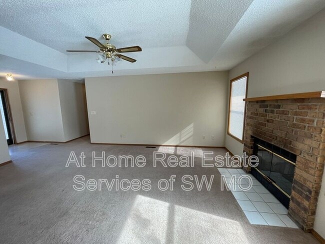 Building Photo - 2908 W Swan St