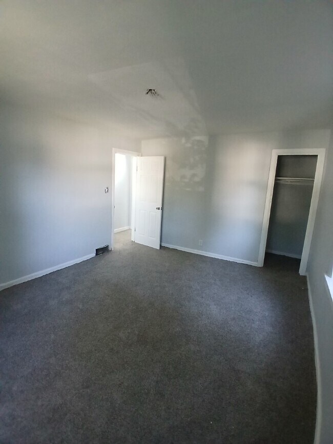 Foto del edificio - 1613 Jackson Ave