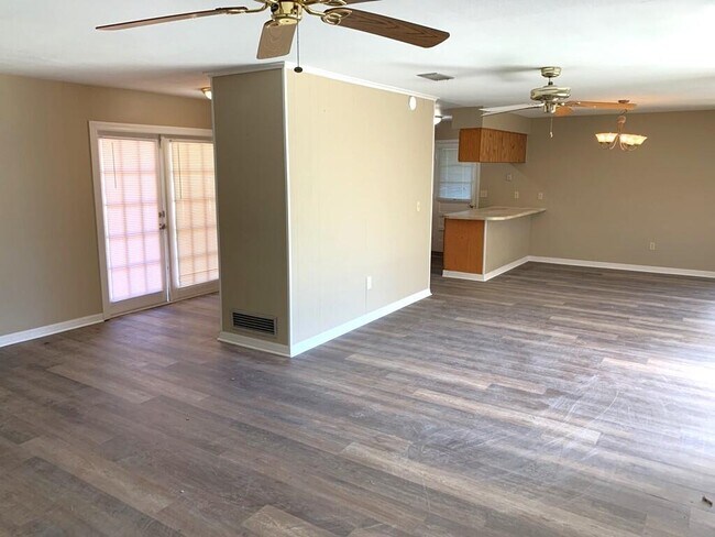 Foto del edificio - 935 Bolton Ln
