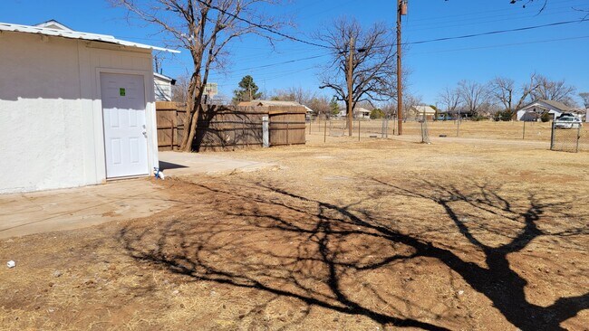 Foto del edificio - Totally Updated 3/1/2 A MUST SEE! Available July 2026