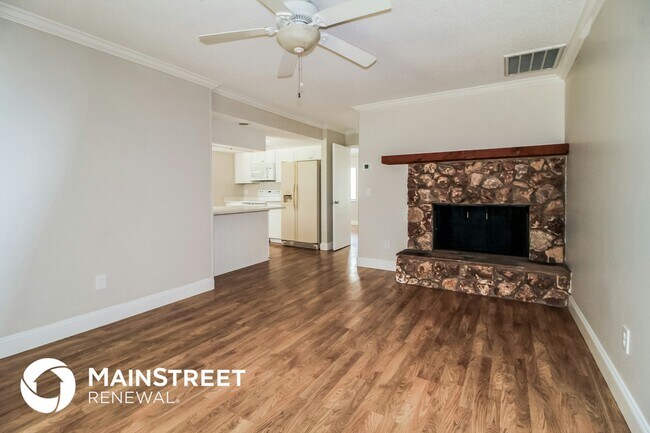 Foto del edificio - 1333 Sterling Oaks Dr