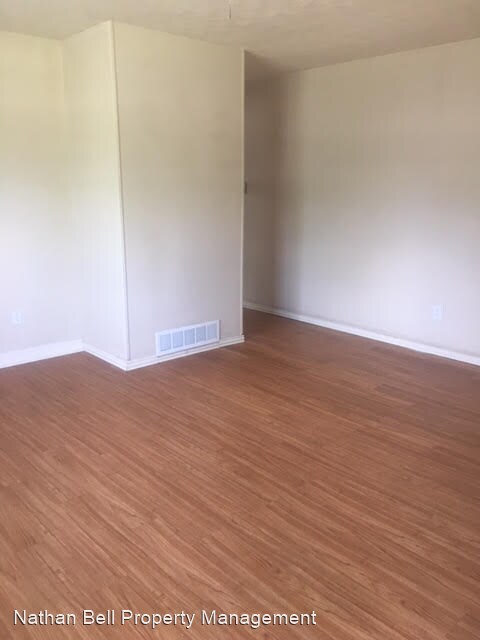 Building Photo - 3 br, 1 bath House - 2490 Beverly Dr