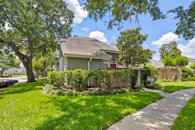 Foto del edificio - 13002 Greenway Chase Ct