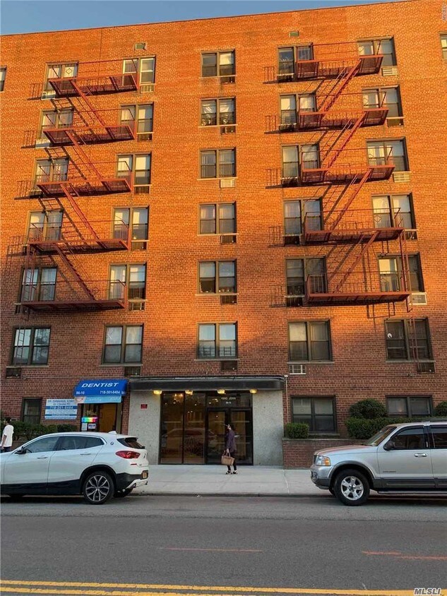 Primary Photo - 86-10 Grand Ave