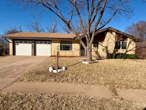 Building Photo - 5 Kevin Cir