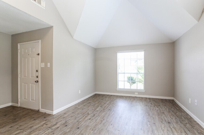 Foto del edificio - 14530 County Cress Dr