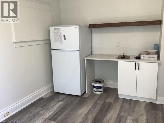 Photo du bâtiment - 90 Kent St S