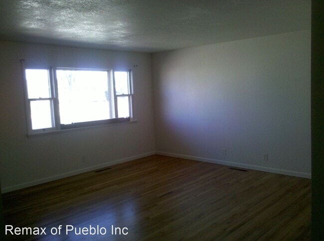 Building Photo - 3 br, 1.5 bath House - 2023 Ridgewood