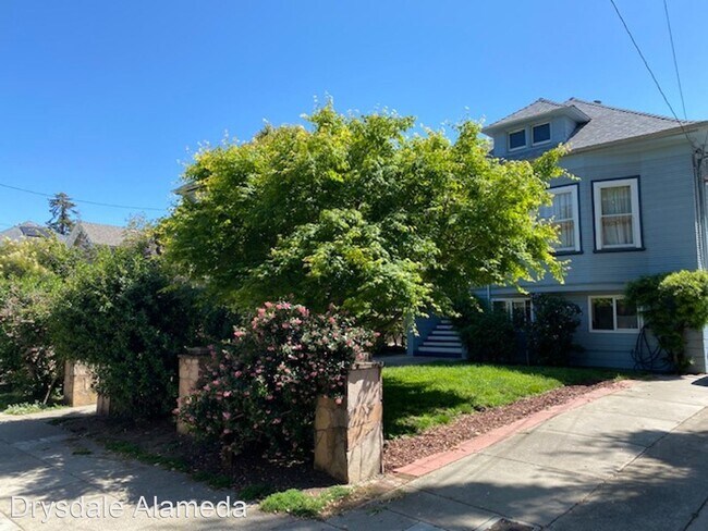 Building Photo - 2 br, 1.5 bath House - 1826 Alameda Ave #B