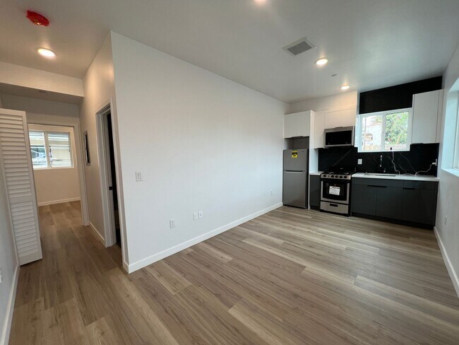 Foto del edificio - 5526 Blackwelder St