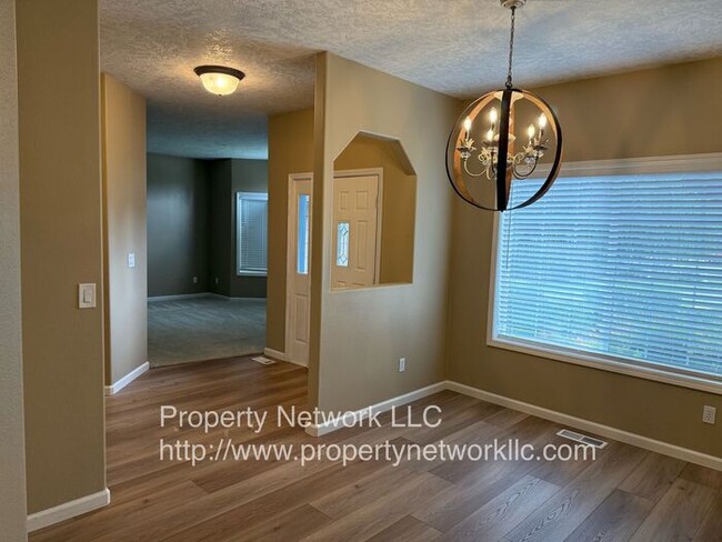 Building Photo - Outstanding 3 Bedroom Fairview Home