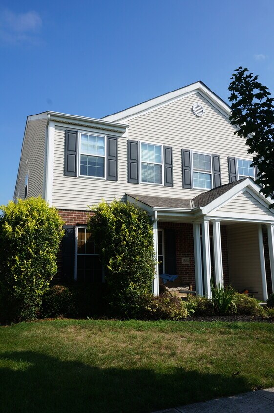 Foto principal - 3698 Gibbstone Dr