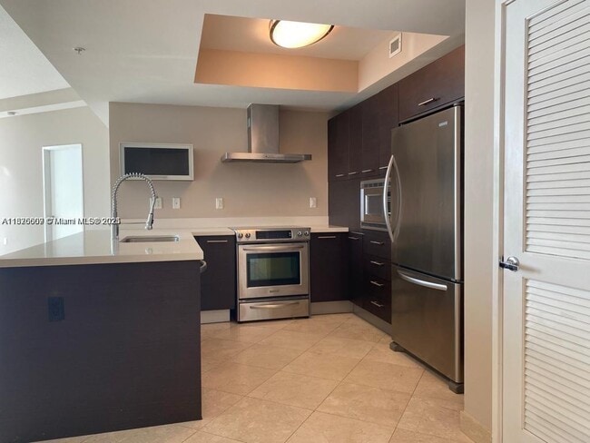 Building Photo - 150 Sunny Isles Blvd